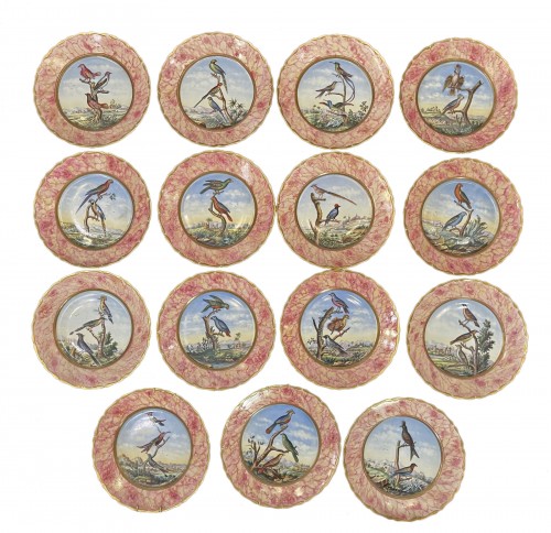 Suite de 15 assiettes en porcelaine de Sevres du XIXe siècle