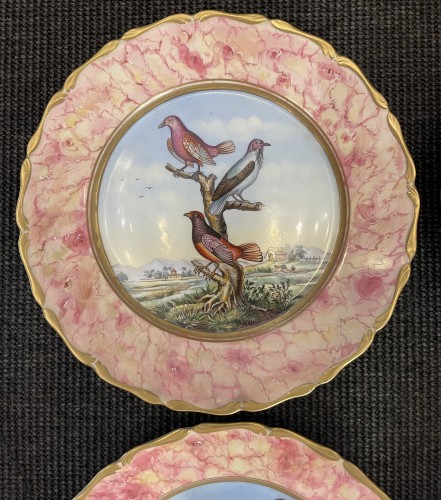 Céramiques, Porcelaines  - Suite de 15 assiettes en porcelaine de Sevres du XIXe siècle