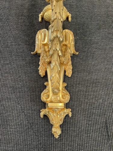 Antiquités - Importante paire d'appliques en bronze doré, XIXe siècle