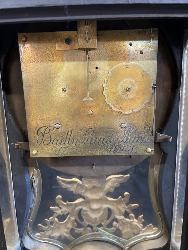 Antiquités - Cartel et sa console d'époque Louis XV, signé Bailly l'Ainé à Paris