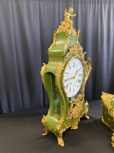 Antiquités - Cartel et sa console d'époque Louis XV, signé " Etienne Lenoir à Paris "