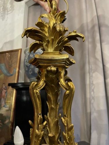 Lustre " aux amours " en bronze doré d'après Jacques Caffieri - Blue Antique - Enzo Gironi 