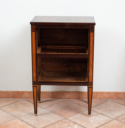 Mobilier Commode - Table de chevet napolitaine du 18e siècle en bois précieux exotiques