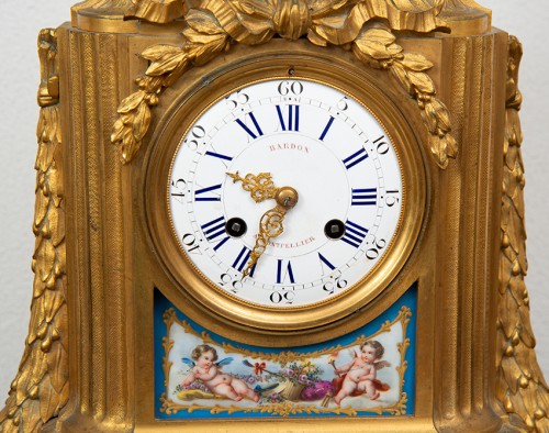 Pendule Napoléon III en bronze doré et plaques de porcelaine - Horlogerie Style Napoléon III
