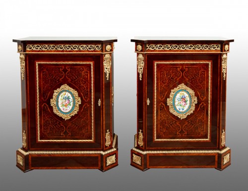 Antiquités - Paire de buffets Napoléon III en bois exotiques