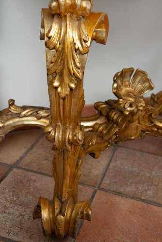 Console romaine en bois doré du XVIIIe siècle - 