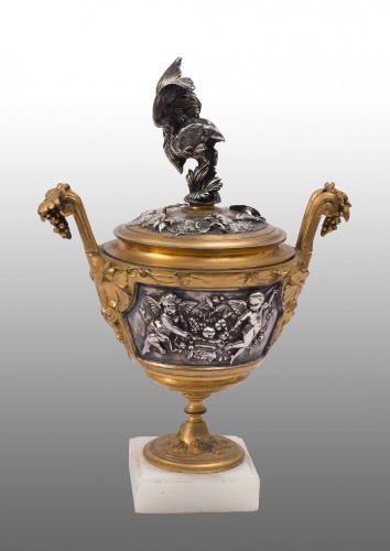 Gilt and silvered bronze cup on alabaster base  - Decorative Objects Style 