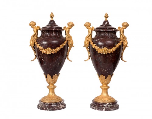 Paire de vases cassolettes en marbre et bronze, France XIXe siècle