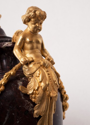 XIXe siècle - Paire de vases cassolettes en marbre et bronze, France XIXe siècle