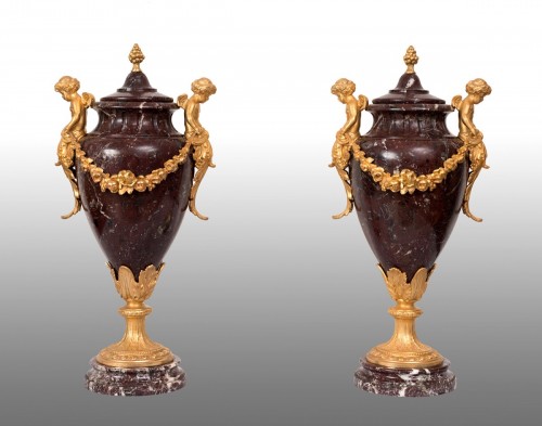  - Paire de vases cassolettes en marbre et bronze, France XIXe siècle