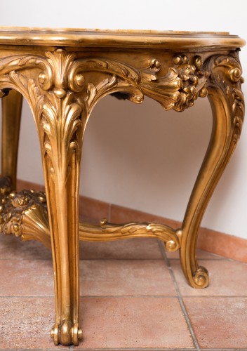 XIXe siècle - Table en bois doré sculpté, fin 19 siècle