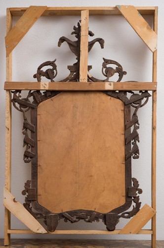 Miroir doré à la feuille d'or et laque. rouge, Italie 1ere moitié du XVIIIe siècle - Borrelli Antichita