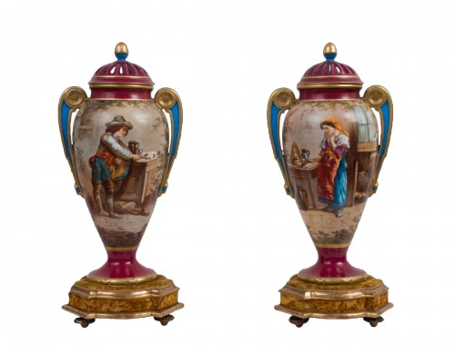 Paire de vases en porcelaine - France 19e siècle