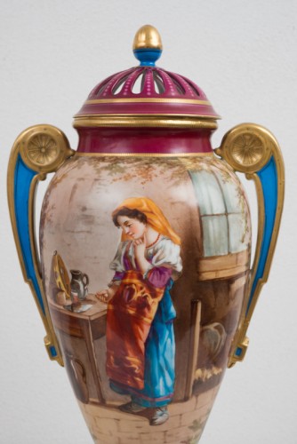 Paire de vases en porcelaine - France 19e siècle - Objets de Curiosité Style 