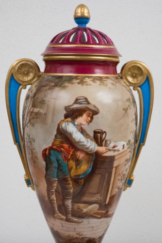 Objets de Curiosité  - Paire de vases en porcelaine - France 19e siècle