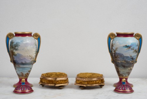  - Paire de vases en porcelaine - France 19e siècle