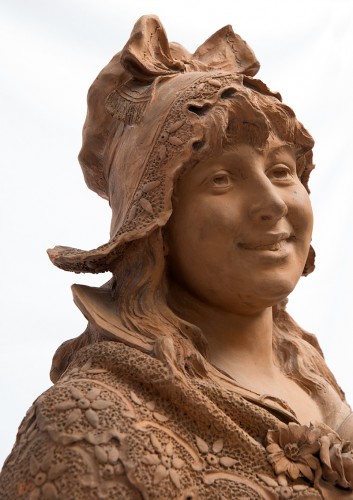 Buste de femme en terre cuite, 19e siècle - Sculpture Style 