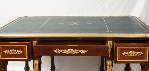 XIXe siècle - Bureau Napoléon III en bois exotiques précieux