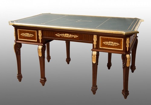 Antiquités - Bureau Napoléon III en bois exotiques précieux
