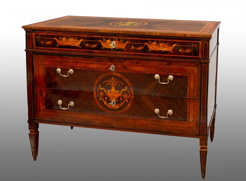 Commode lombarde du  XVIIIe siècle en bois exotiques précieux - Mobilier Style 