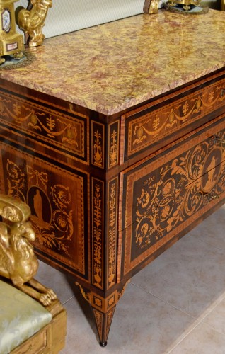 Antiquités - 18th Century, Neoclassical Italian Inlay Wood Chest of Drawers 