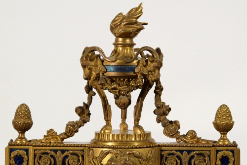  - Paire de chenets en bronze doré, France début XIXe siècle