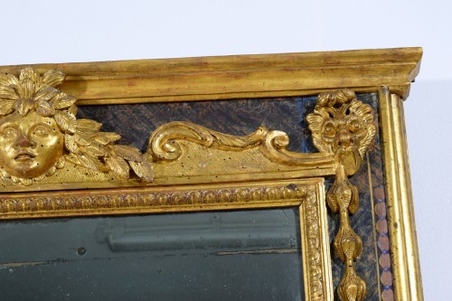 XVIIIe siècle - Miroir baroque en bois sculpté et doré, Italie, XVIIIe siècle Louis XIV