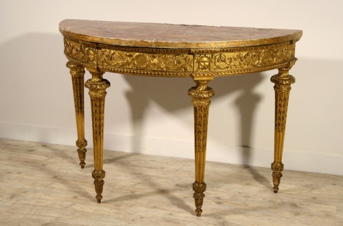 Console néoclassique en demi-lune en bois sculpté et doré, Italie fin XVIIIe siècle - Louis XVI