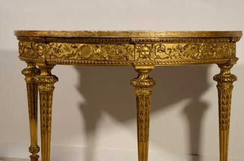 Antiquités - Console néoclassique en demi-lune en bois sculpté et doré, Italie fin XVIIIe siècle