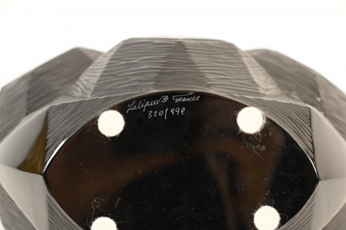  - Lalique France - Vase en cristal noir Tortue Black Collection