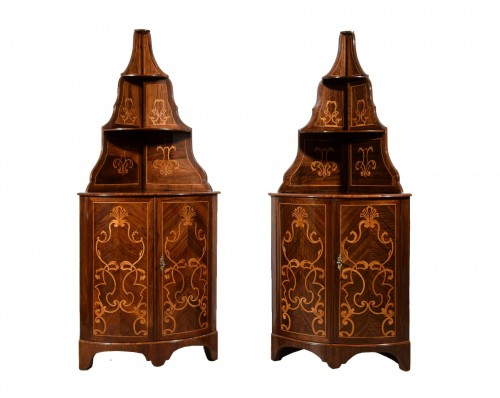 18th Century, Pair of Italian Inlay Wood Corner Cabinets 