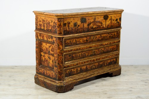 Commode baroque en bois laqué avec figures orientales, Italie début du XVIIIe siècle - Louis XIV