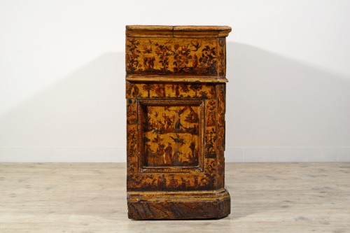Antiquités - Commode baroque en bois laqué avec figures orientales, Italie début du XVIIIe siècle