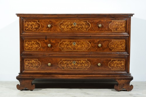 17th century, Italian Baroque Large Walnut Chest of Drawers - Furniture Style Louis XIV