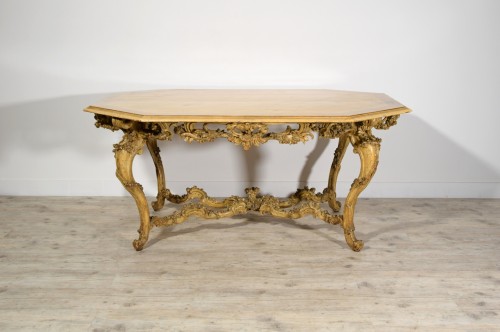 - Table de centre en bois sculpté laqué doré, Italie, structure XVIIIe siècle