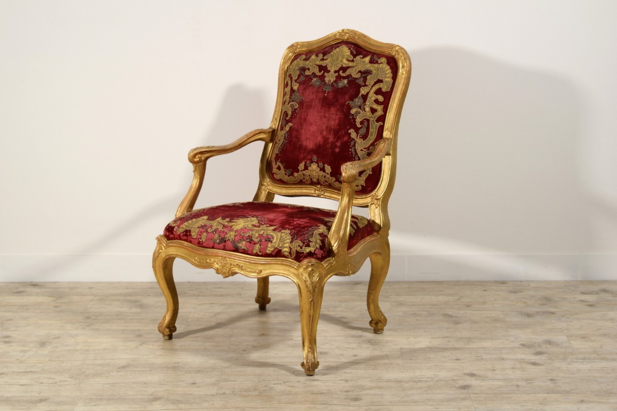 18th Century French Louis XV Carved Gilt Wood Fauteuil Arm Chair