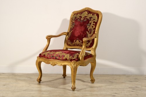 Fauteuil en bois sculpté et doré, Italie, Italie milieu du XVIIIe siècle - Louis XV