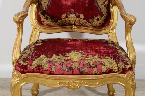 Antiquités - Carved Giltwood Armchair, Italy mid-18th Century