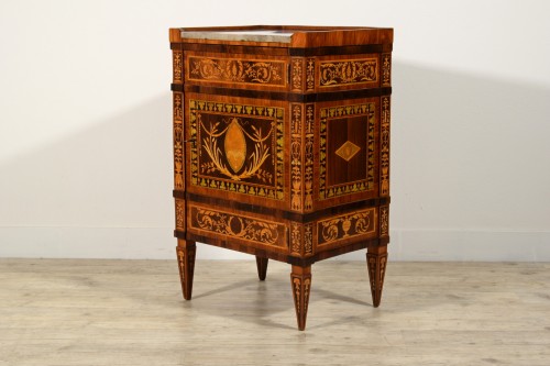 18th Century, Italian Neoclassical Wood Inlaid Cabinet  - 