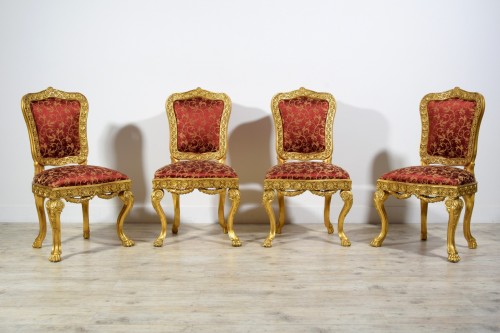 Quatre chaises baroques en bois sculpté et doré, Rome milieu du XVIIIe siècle - Sièges Style Louis XIV