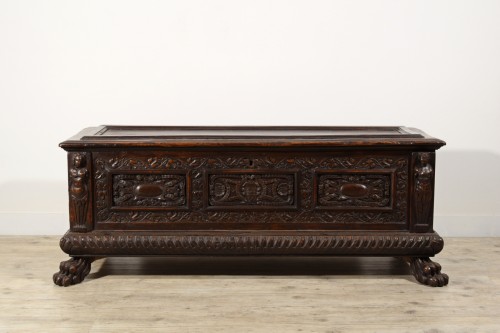 Furniture  - XVI Century, Italian Tuscany Renaissance Wood Chest