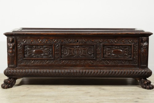 XVI Century, Italian Tuscany Renaissance Wood Chest - 