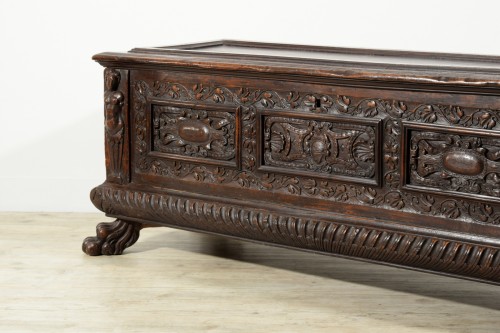 Antiquités - XVI Century, Italian Tuscany Renaissance Wood Chest