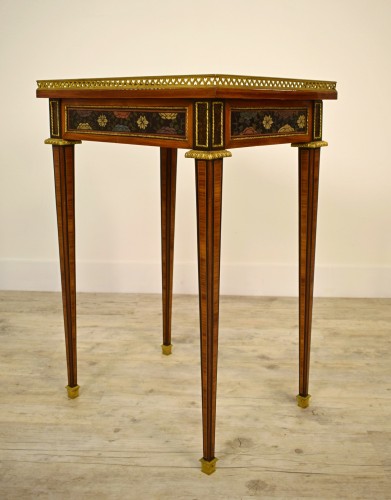 Table de salon en bois, laque à chinoiserie, France XIXe siècle - Louis XVI