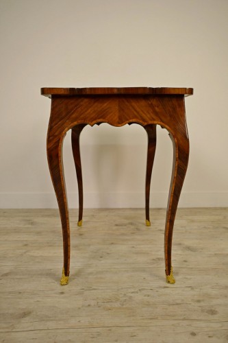 Louis XV - 18th, paved and inlaid wood Italian Writing Desk