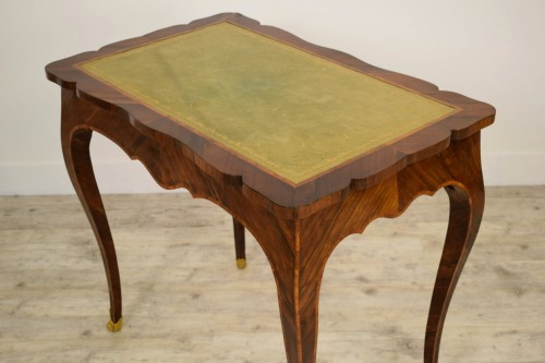 Antiquités - 18th, paved and inlaid wood Italian Writing Desk