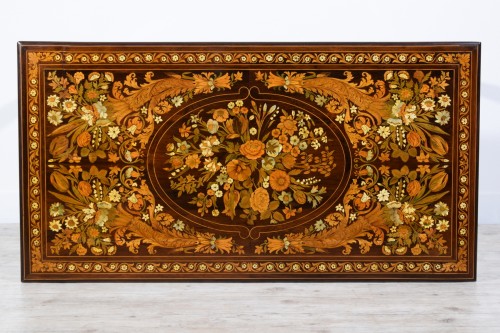 XIXe siècle - Table centrale en bois marqueté Luigi et Angiolo Falcini, Italie milieu XIXe siècle