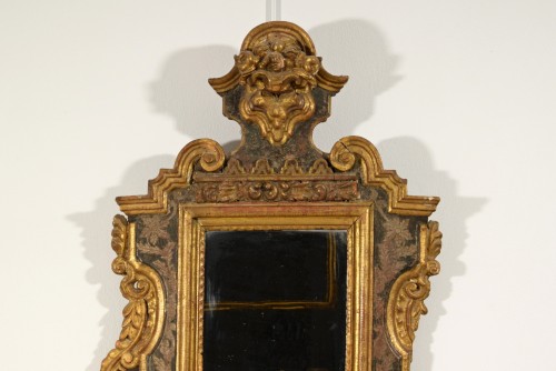 XVIIe siècle - Miroir baroque en bois sculpté, laqué doré et argenté, Italie fin du XVIIe siècle