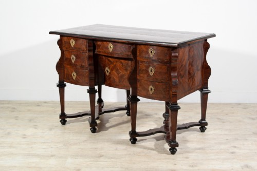 Bureau Mazzarina veneered in violet wood, Turin, early 18th century - 