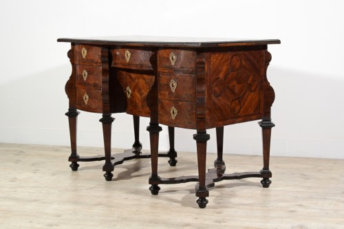 Antiquités - Bureau Mazzarina veneered in violet wood, Turin, early 18th century